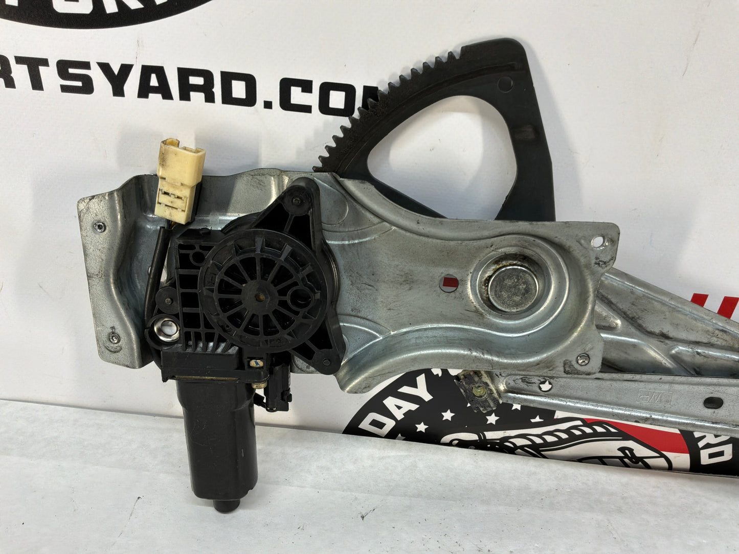 2005 Pontiac GTO LH Driver Front Window Regulator Motor OEM