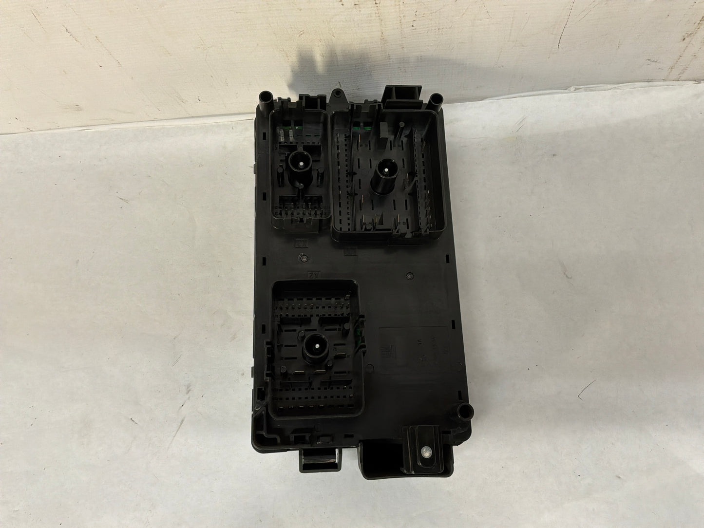 2015 Chevrolet Camaro SS 1LE Accessory Wiring Junction Fuse Relay Box Block OEM