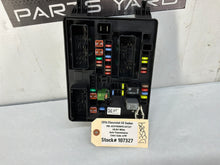 Fuse box - Day's Parts Yard
