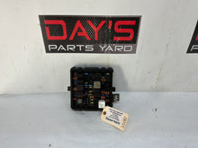 Fuse box - Day's Parts Yard