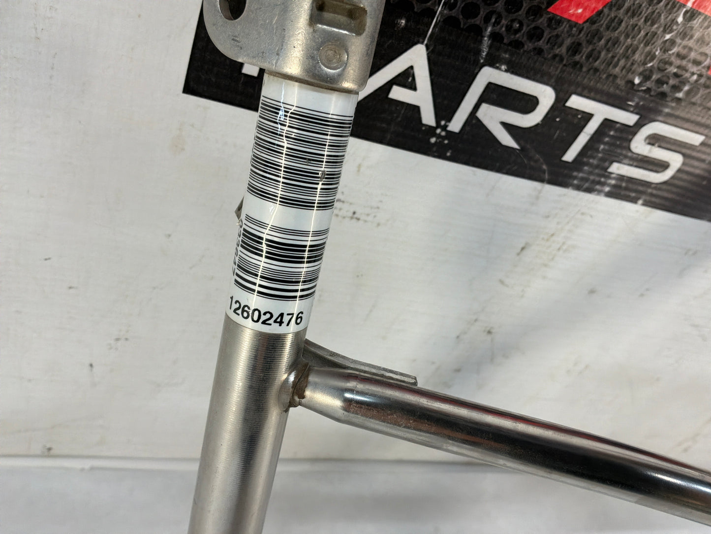 2008 Chevy C6 Corvette Fuel Injection Rail  OEM - Day's Parts Yard