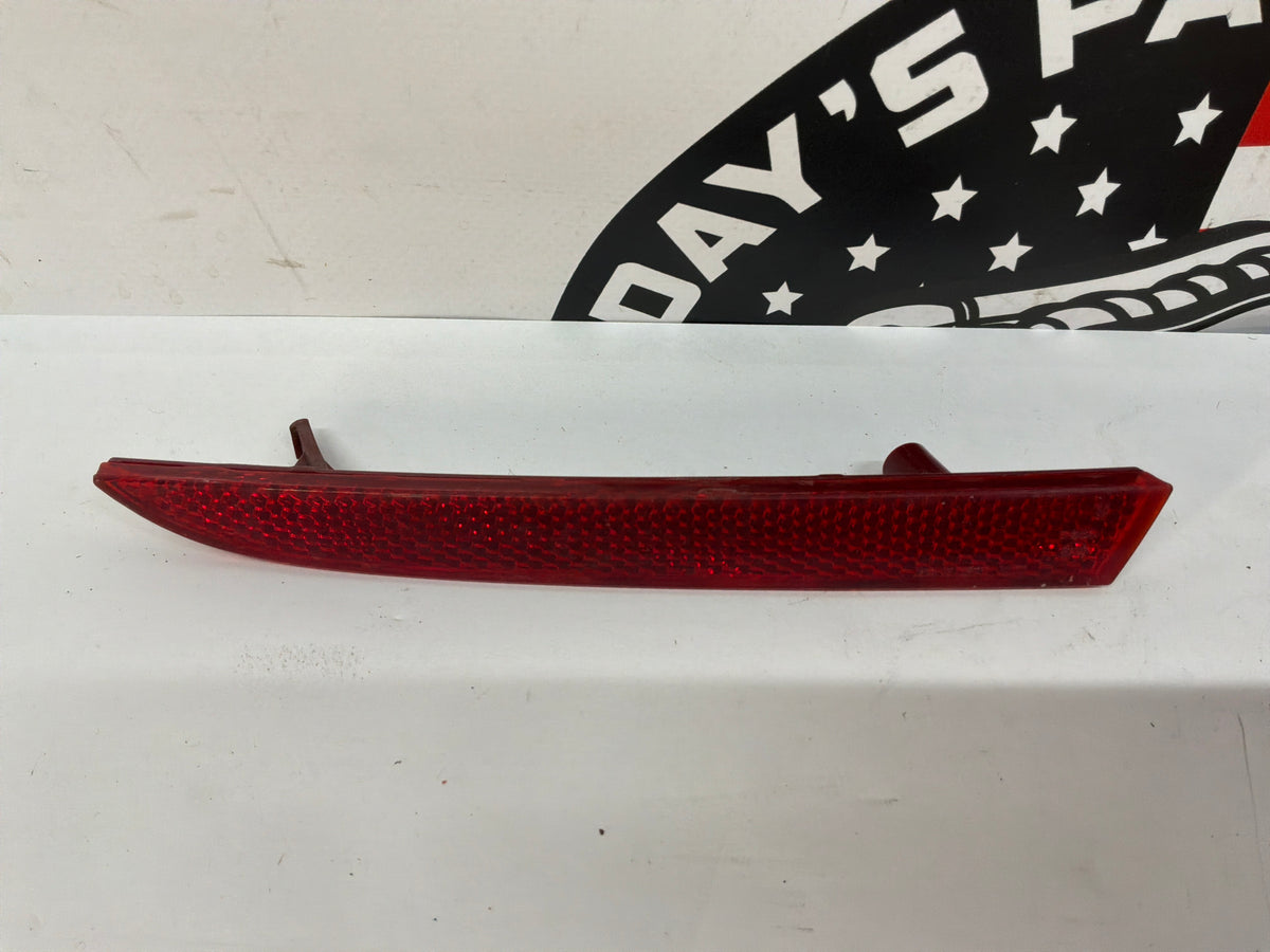 2008 Pontiac G8 GT RH & LH Bumper Red Reflector OEM - Day's Parts Yard