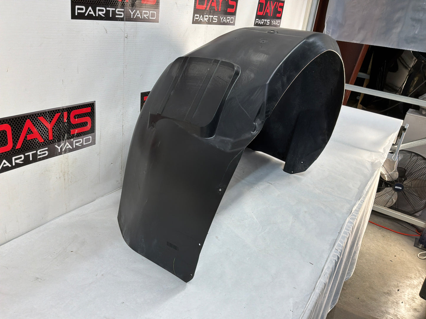 Lh front wheel liner - Day's Parts Yard