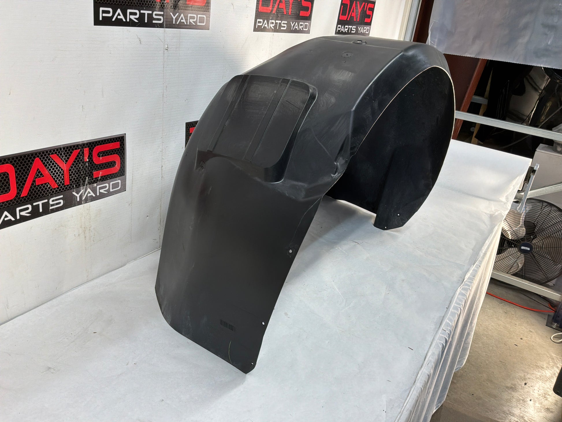 Lh front wheel liner - Day's Parts Yard