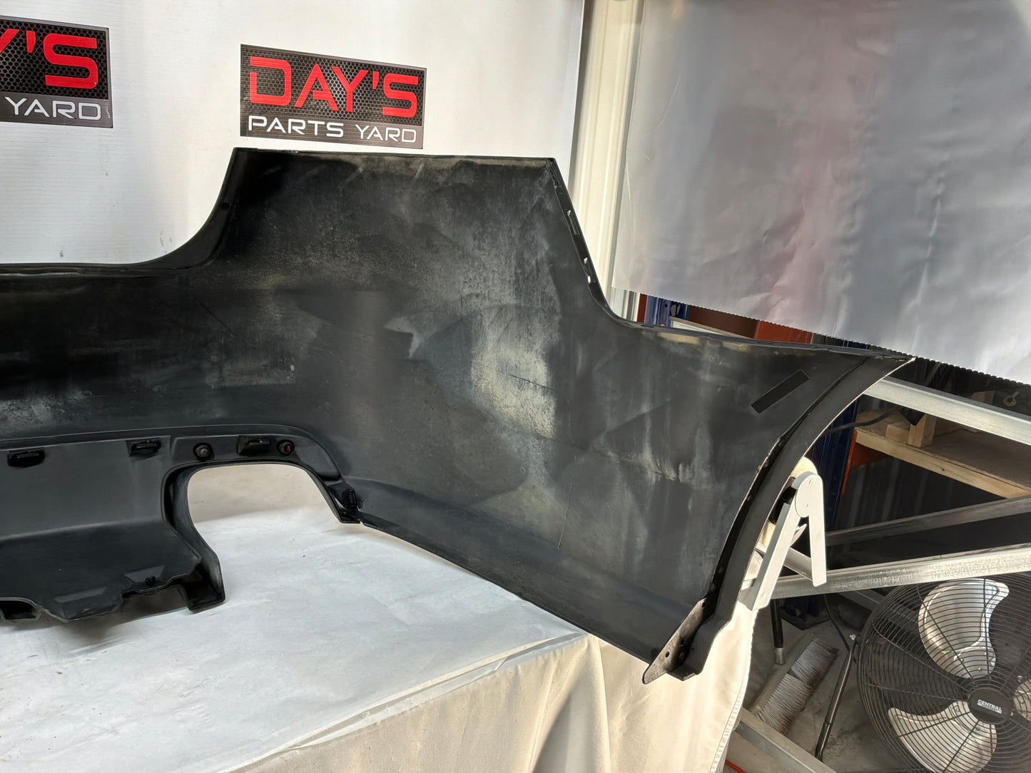 Rear bumper - Day's Parts Yard