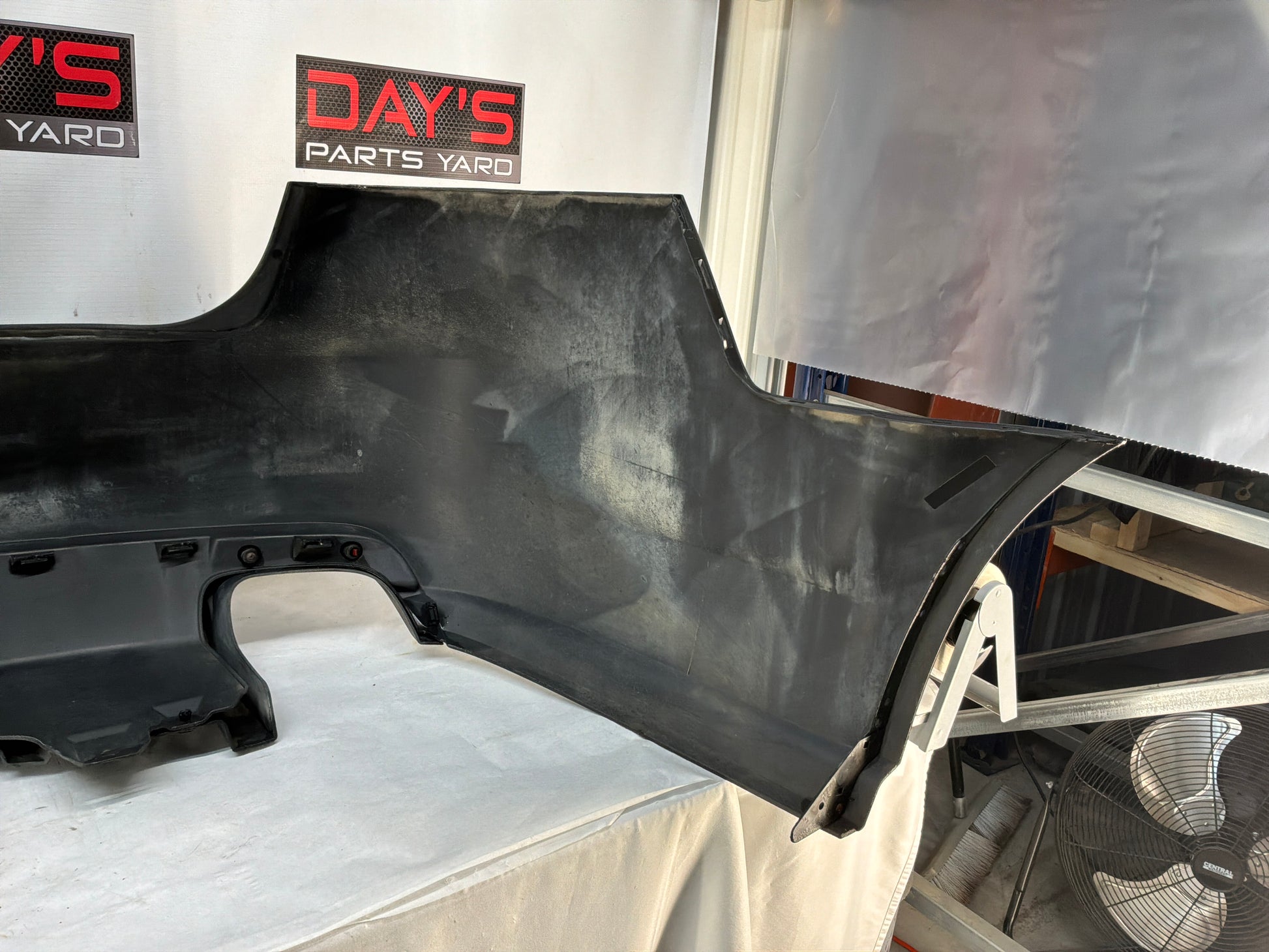 Rear bumper - Day's Parts Yard