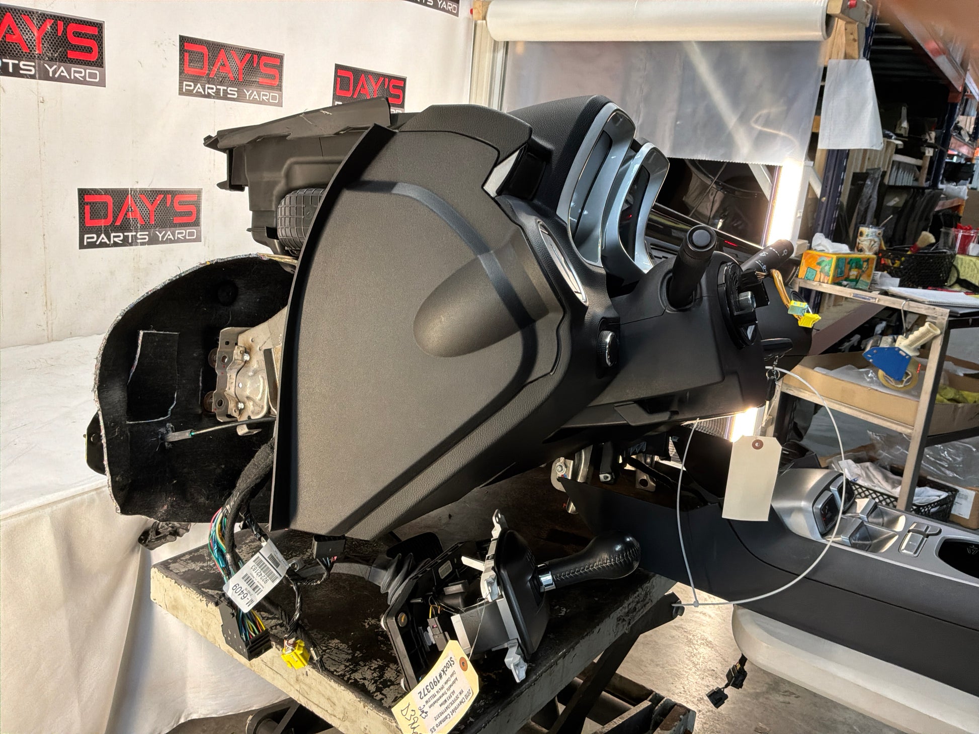 Dash w  enter console and Shifter - Day's Parts Yard