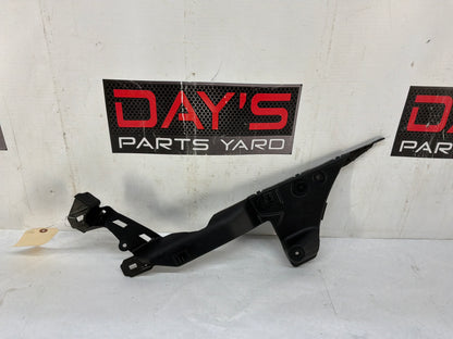 Lh rear bumper bracket - Day's Parts Yard
