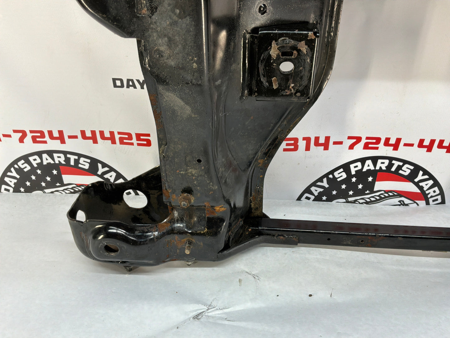2005 Pontiac GTO Front Suspension Engine Cradle K Member Sub Frame OEM