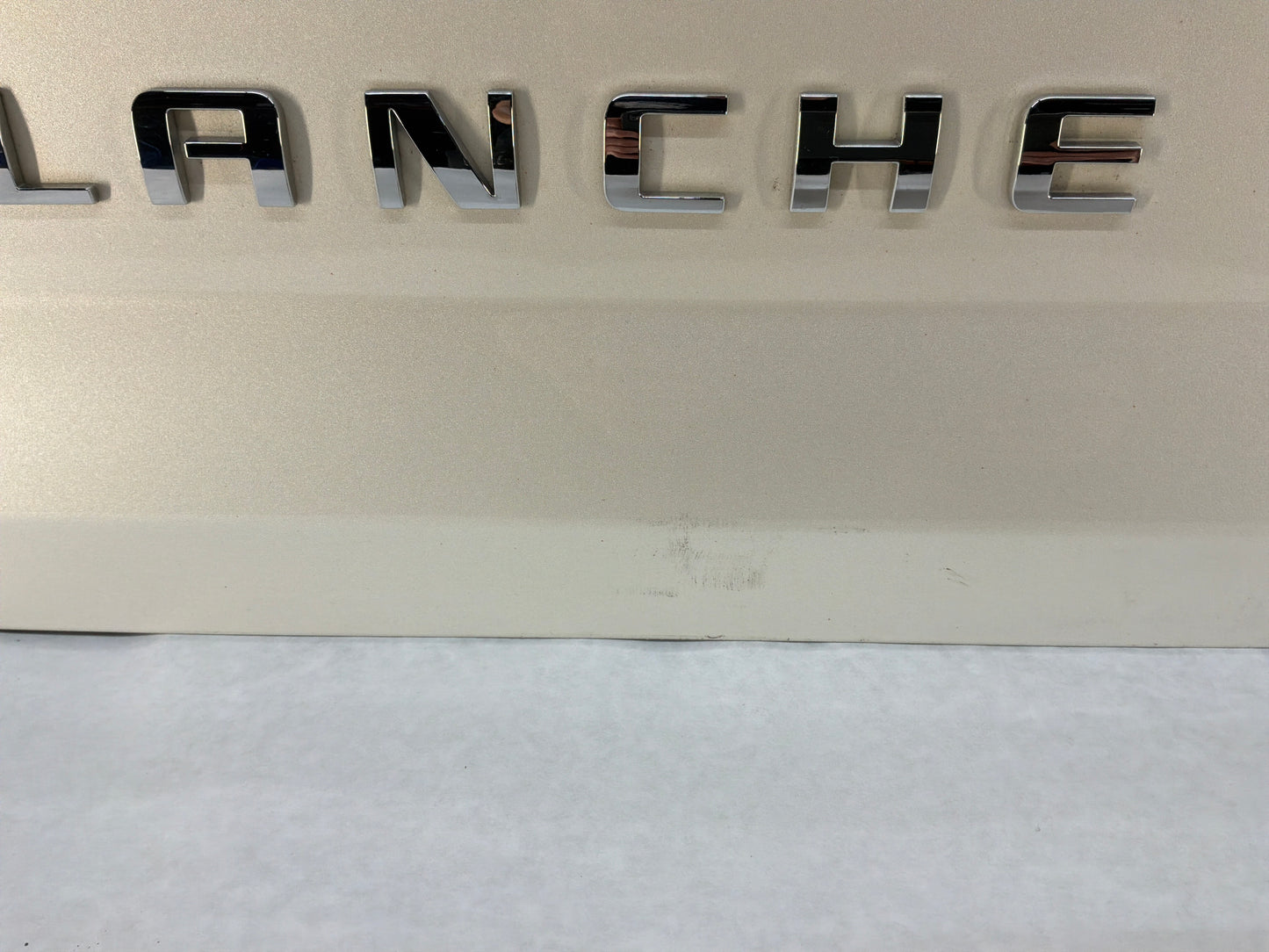 2012 Chevy Avalanche  Tailgate Tail Gate OEM