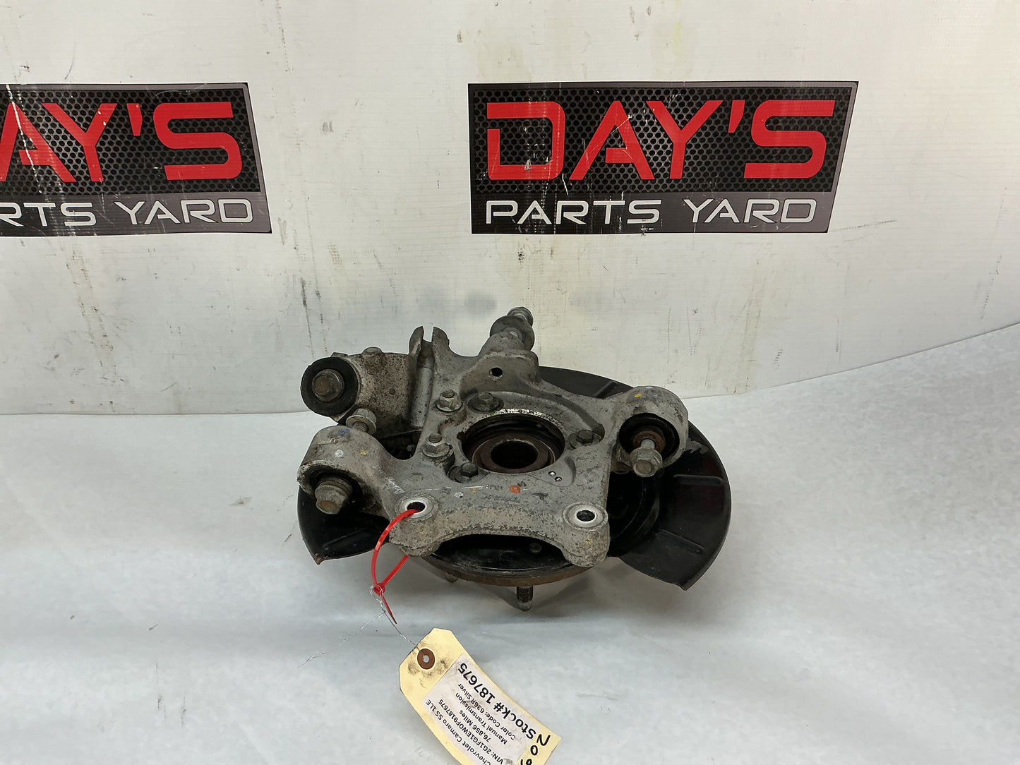 2015 Chevy Camaro SS RH Passenger Rear Spindle Knuckle Hub Wheel Bearing OEM