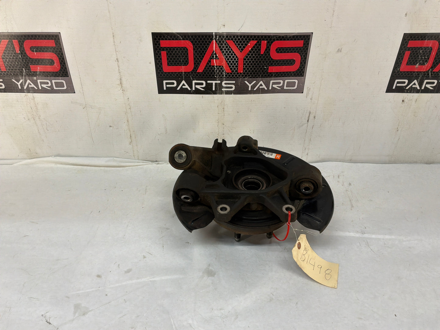 2015 Chevy SS Sedan RH Passenger Rear Suspension Spindle Hub Knuckle Wheel Bearing OEM
