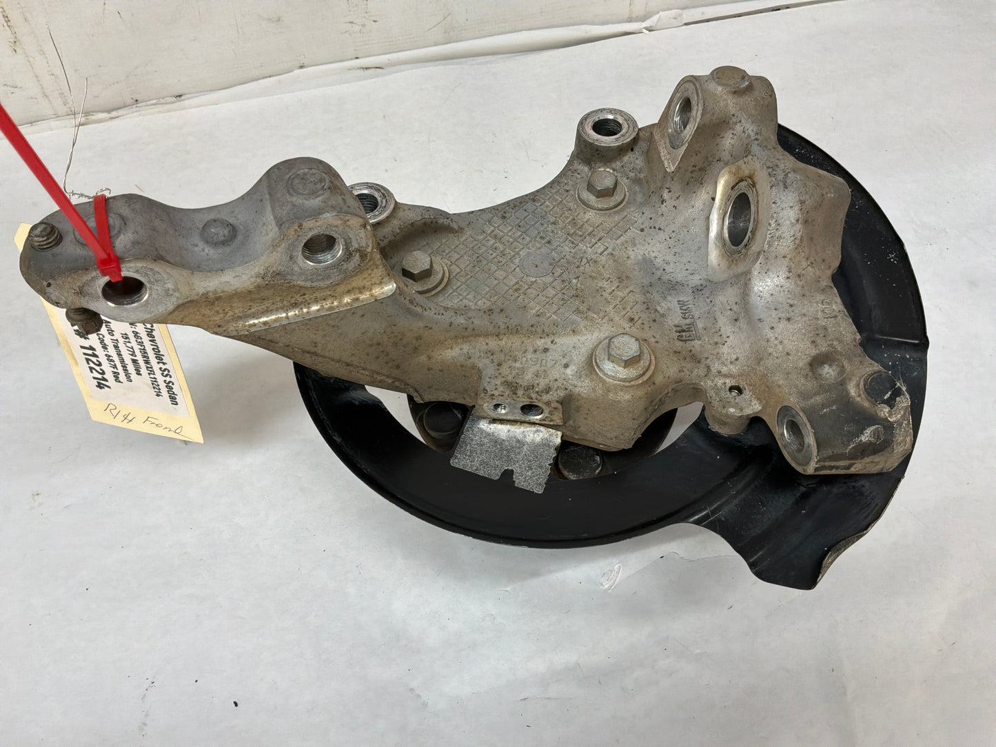 2015 Chevy SS Sedan RH Passenger Front Suspension Spindle Knuckle Hub Assembly OEM