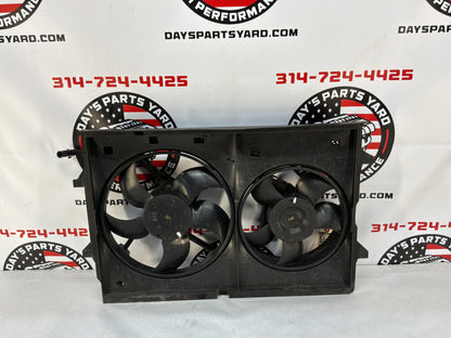 2005 Pontiac GTO Dual Electric Radiator Cooling Fans Shroud Assembly OEM