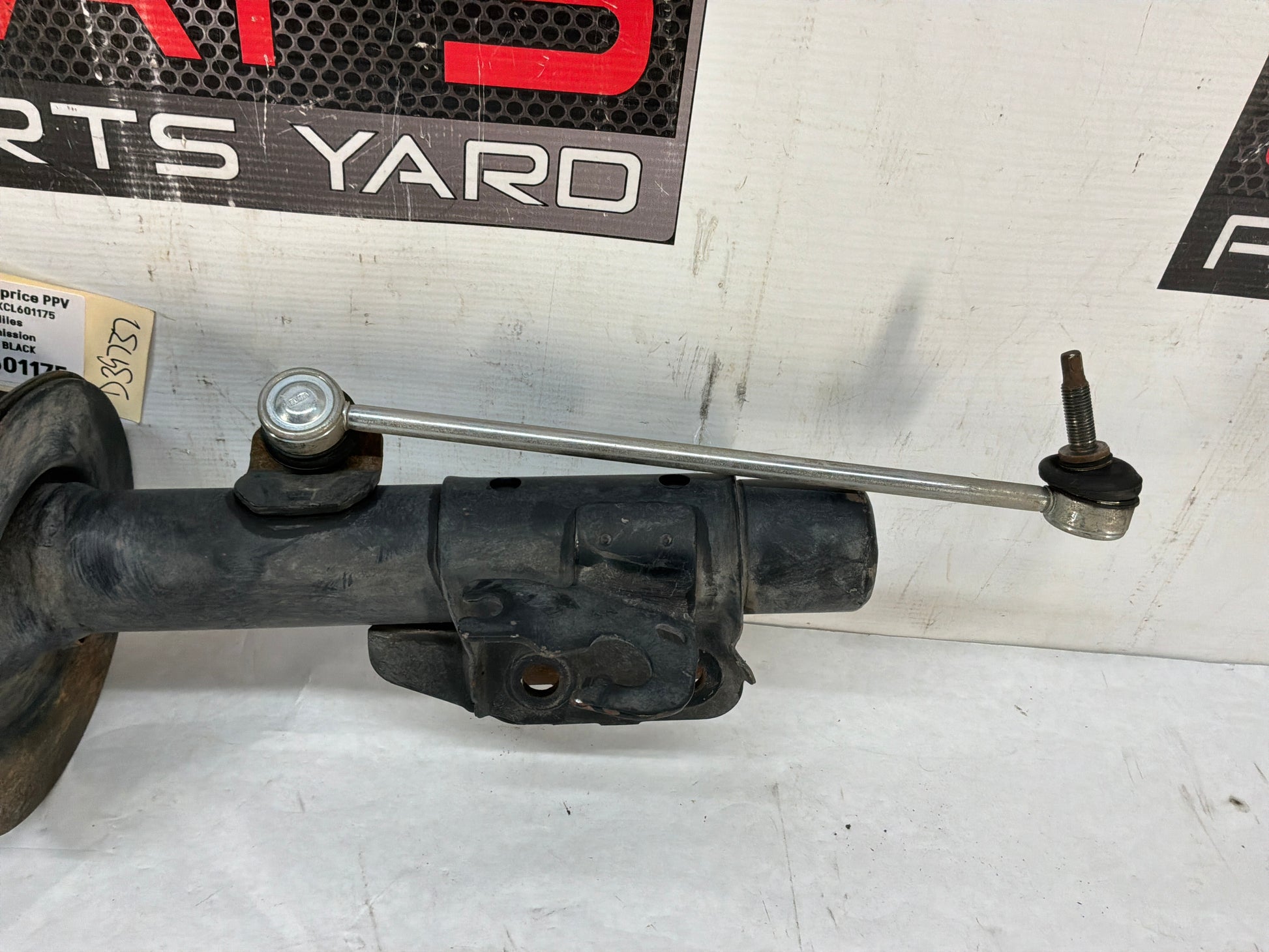 Rh front strut - Day's Parts Yard