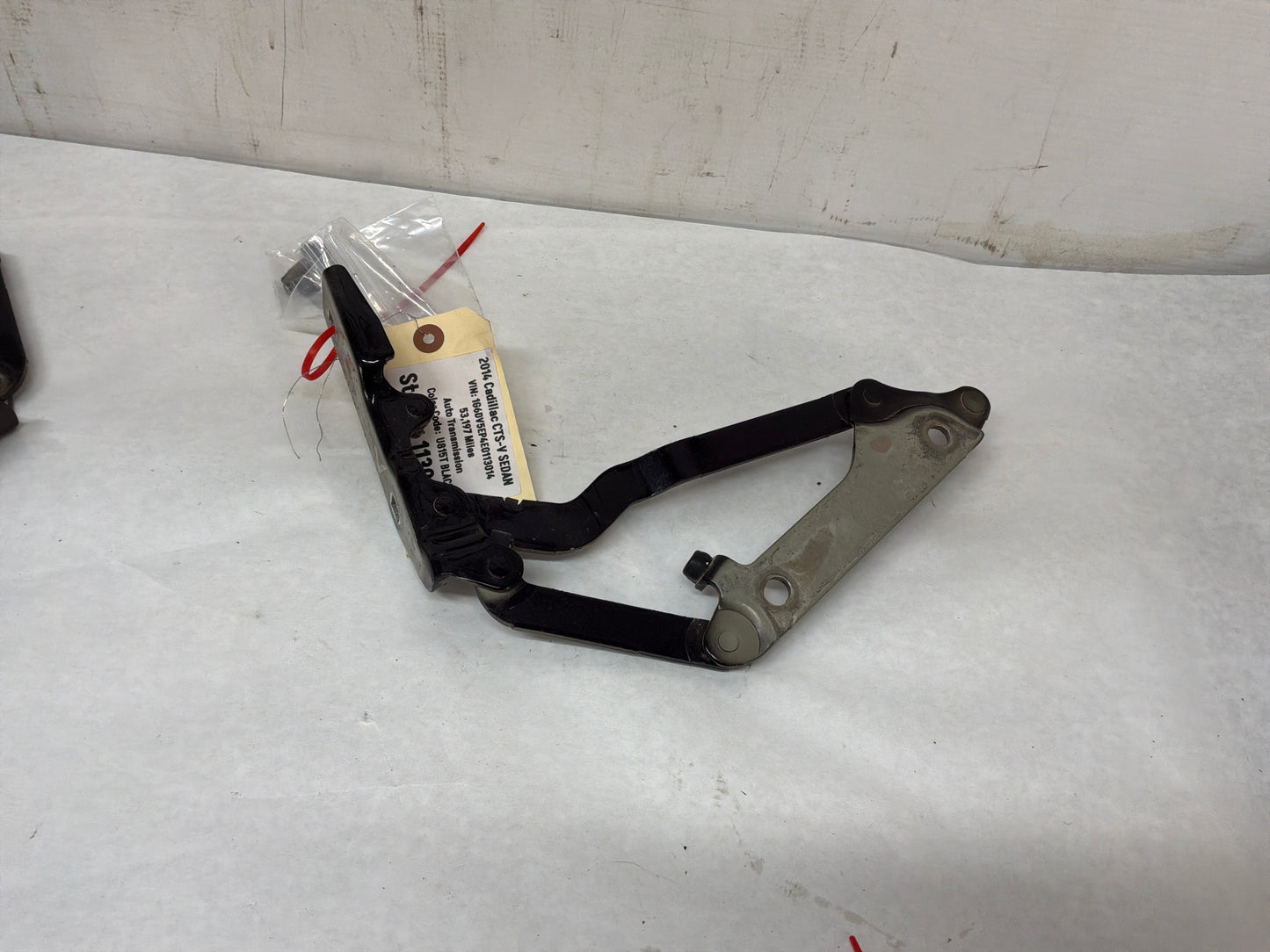 Trunk hinges - Day's Parts Yard