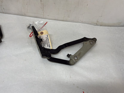 Trunk hinges - Day's Parts Yard