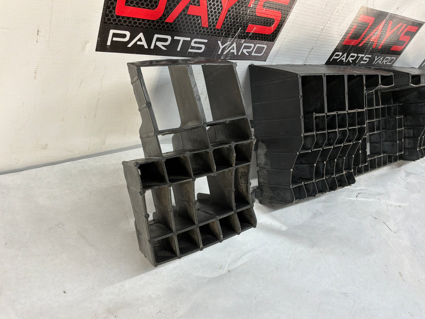 Rear bumper impact bar - Day's Parts Yard