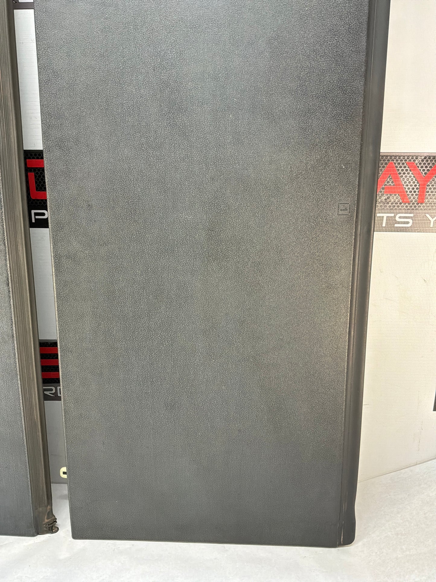 2012 Chevy Avalanche Bed Tonneau Cover 3 Panels OEM