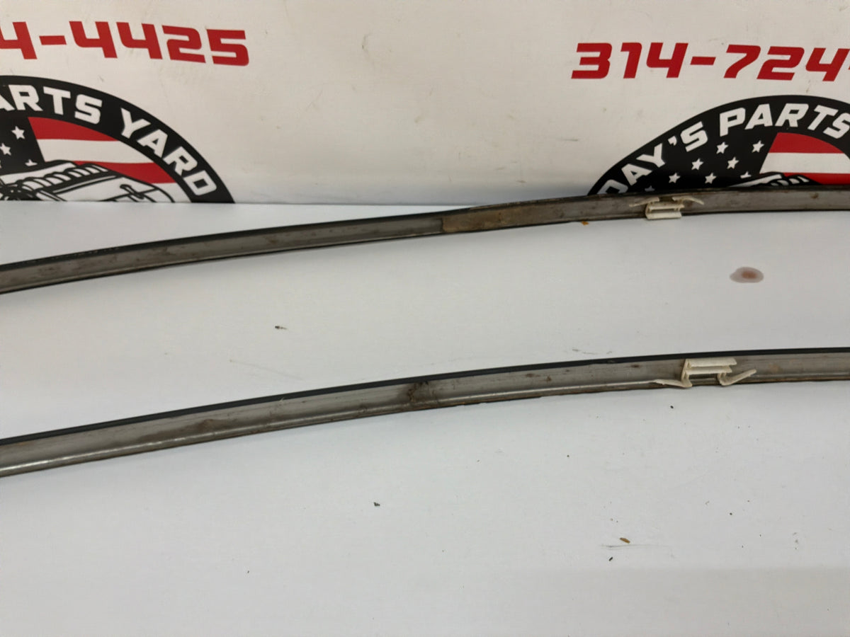 2006 Pontiac GTO RH & LH Roof Panel Joint Finish Trim Molding OEM