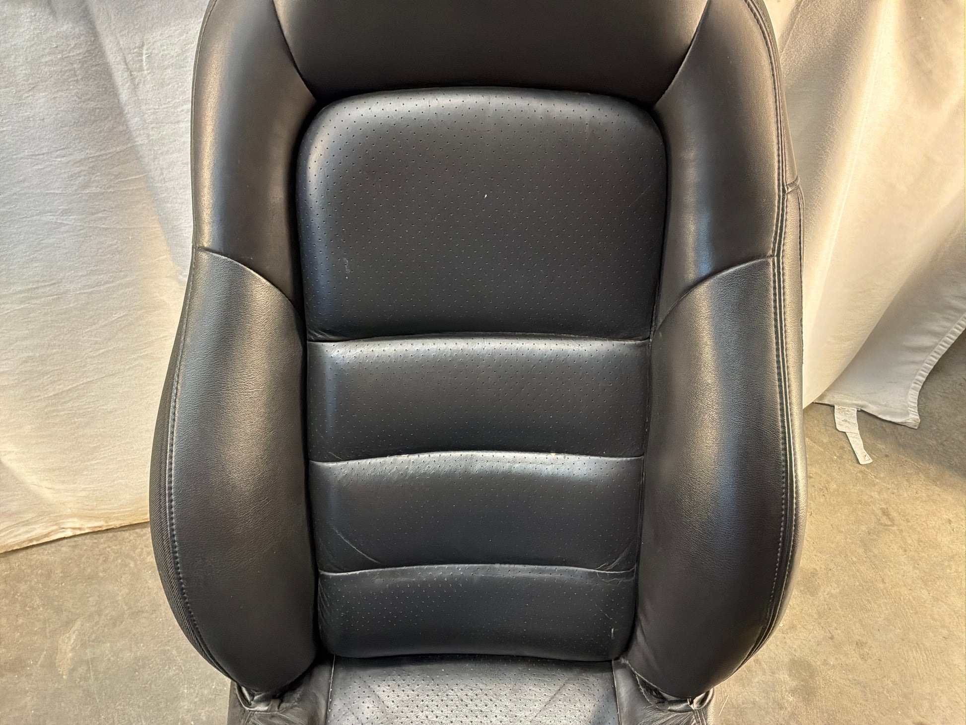Front seats - Day's Parts Yard