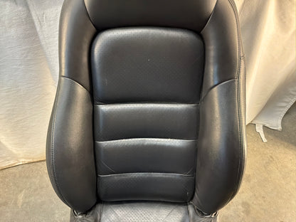 Front seats - Day's Parts Yard