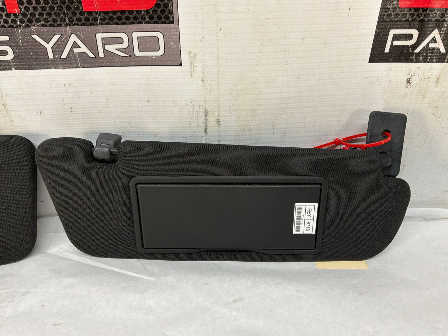 2008 Pontiac G8 Base RH & LH Sunvisor Sun Visor Shade w/ Clips OEM