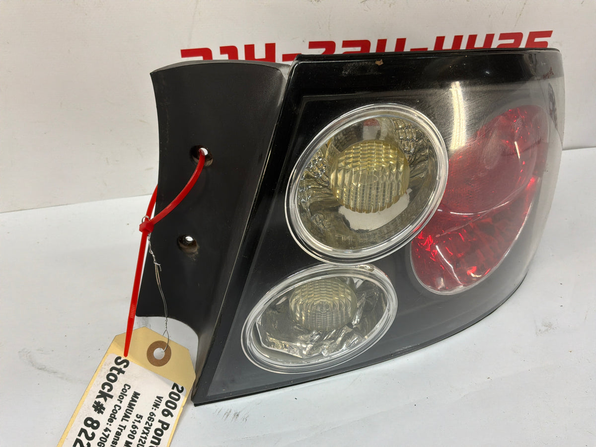 2006 Pontiac GTO RH Passenger Tail Light Taillight Lamp OEM