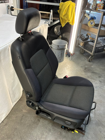 Front seats - Day's Parts Yard