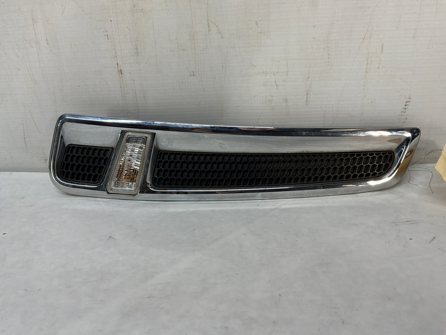 2014 Chevy SS Sedan LH Driver Fender Side Marker Lights Tail Lamp OEM - Day's Parts Yard