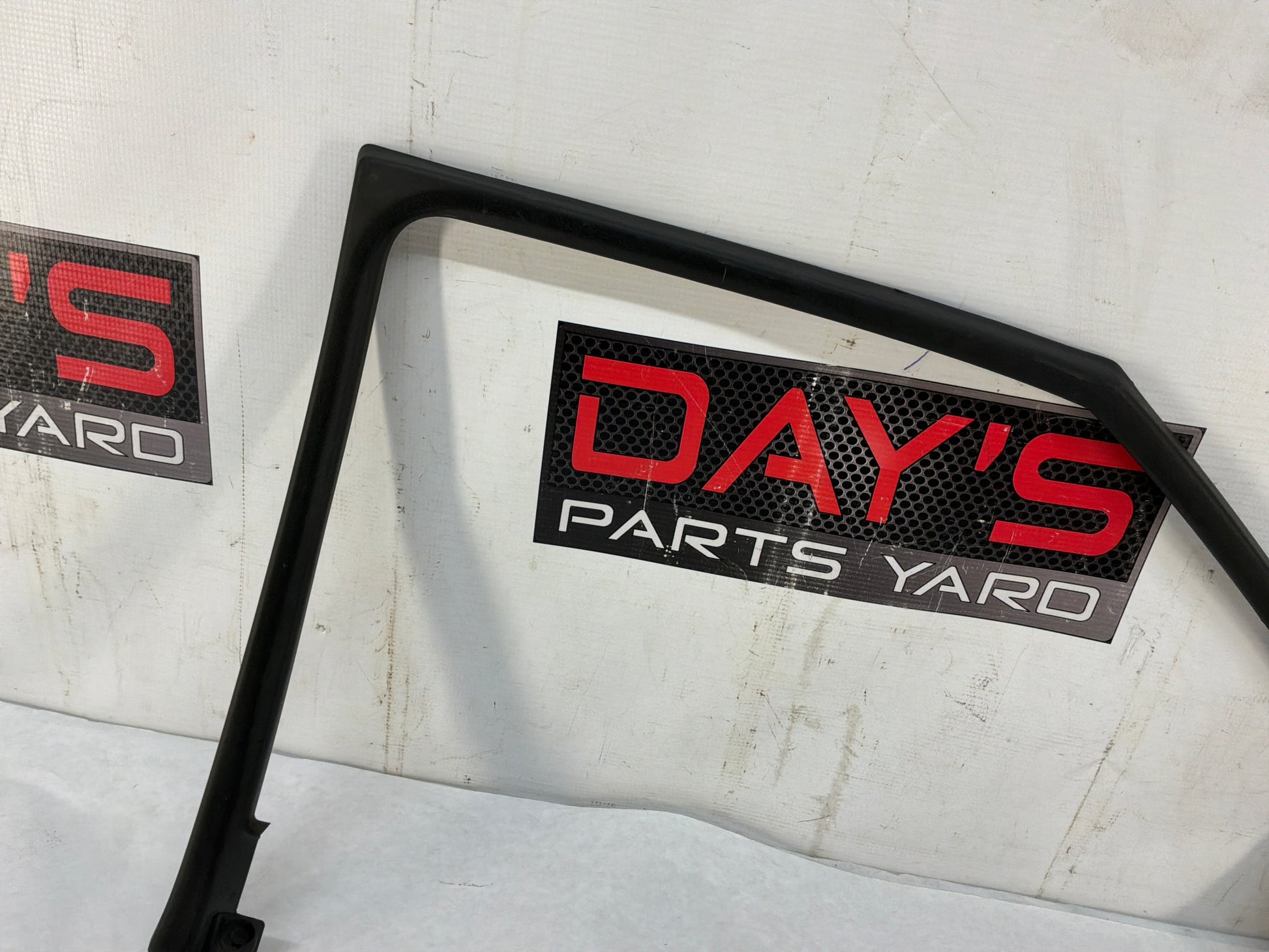 2014 Cadillac CTS-V Sedan RH Passenger Front Door Garnish Molding Trim OEM - Day's Parts Yard