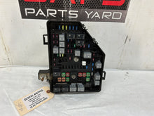 Fuse box - Day's Parts Yard