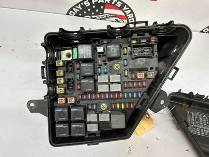2006 Cadillac CTS-V Fuse Box Relay Junction w/ Lid OEM