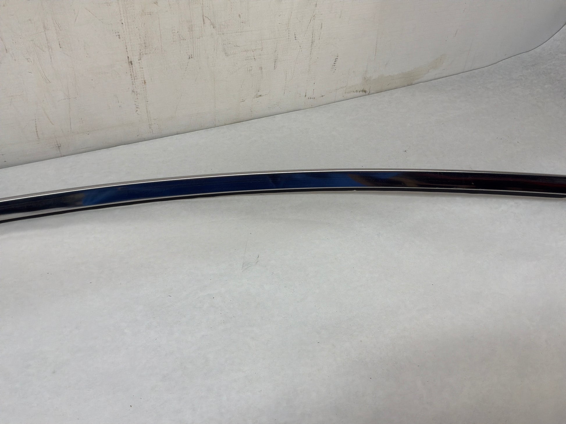 Rh roof top trim - Day's Parts Yard