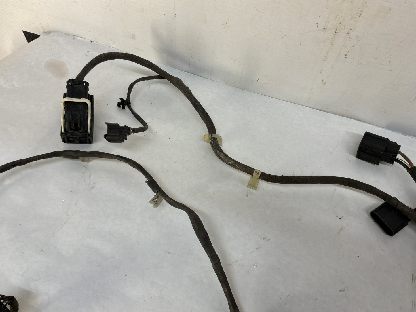 2016 Chevy Caprice PPV Radiator Core Support Headlight Lamp Wiring Wire Harness OEM
