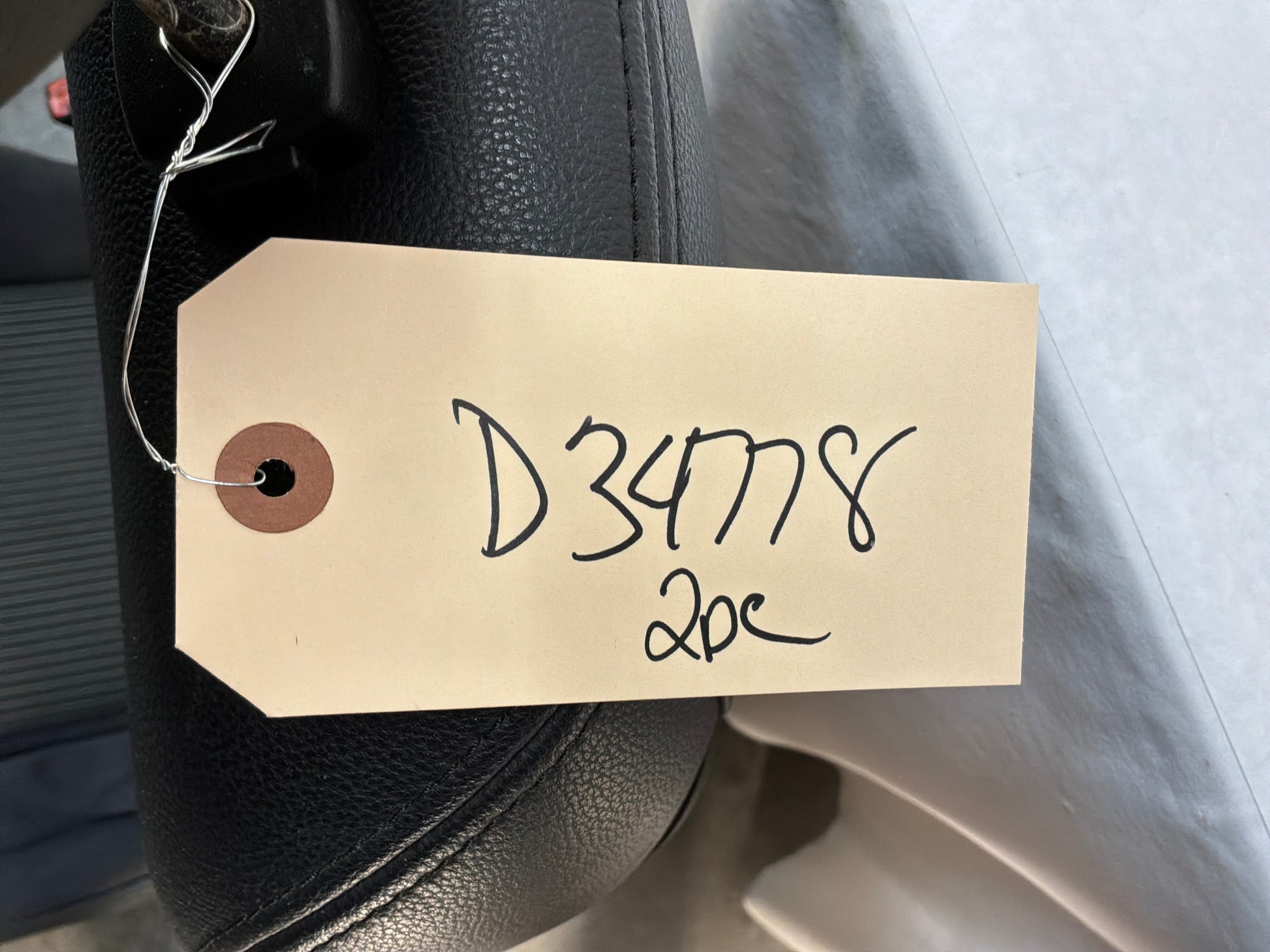 Front seats - Day's Parts Yard