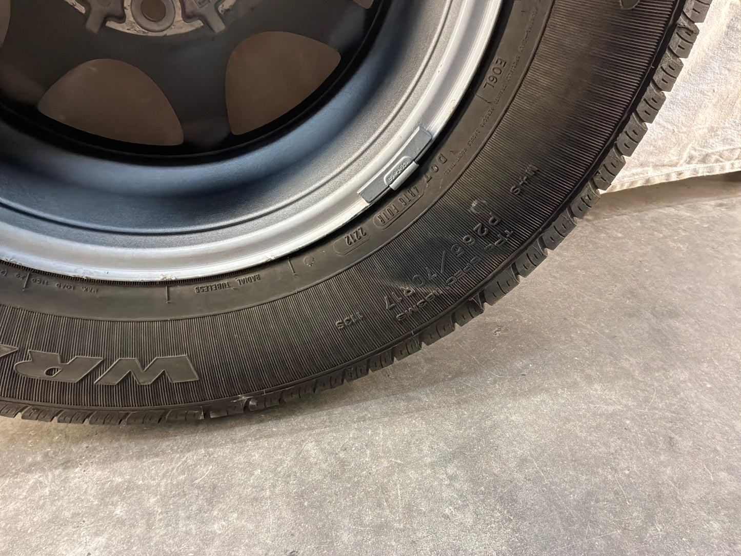 2012 Chevy Avalanche Goodyear Spare Tire 265/70R17