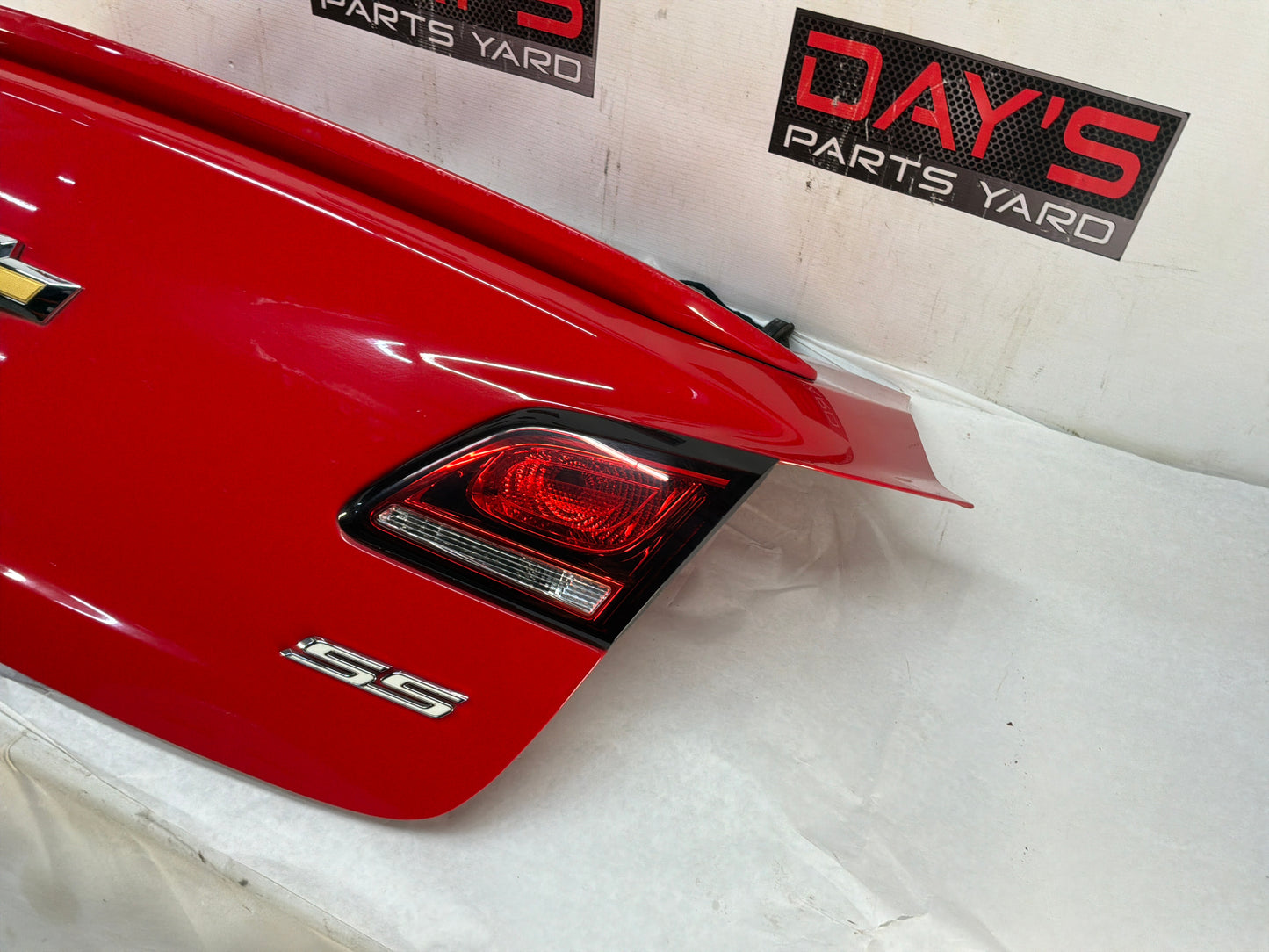 2015 Chevrolet SS Sedan Trunk Deck Lid w/ Spoiler Red OEM