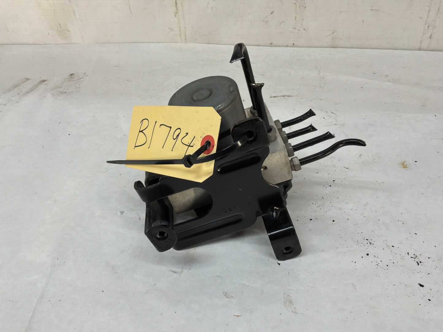 2012 Chevy Avalanche ABS Brake Pump Module OEM