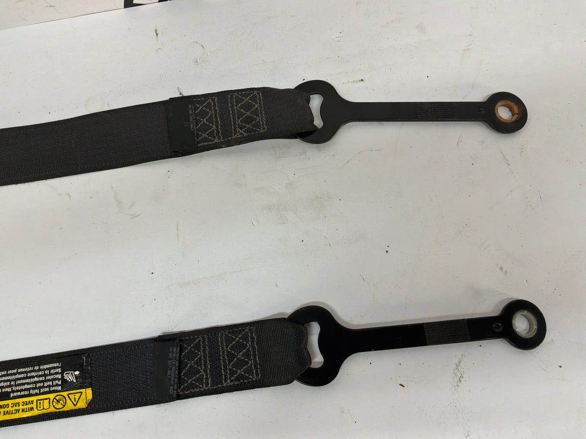 2006 Pontiac GTO LH & RH Front Seat Belts Retractors OEM