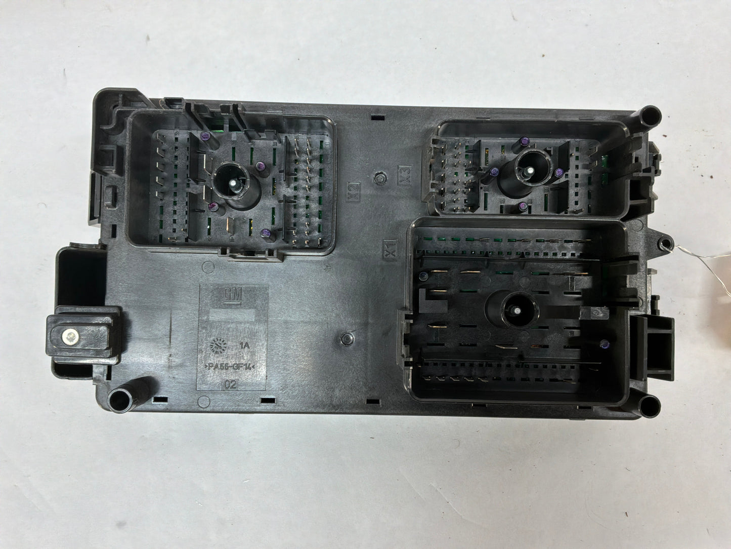 2015 Chevy Camaro SS 1LE Engine Bay Accessory Wiring Junction Fuse Relay Box Block OEM
