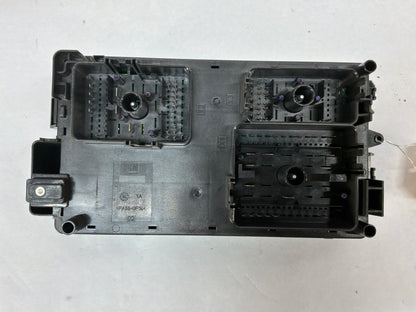 2015 Chevy Camaro SS 1LE Engine Bay Accessory Wiring Junction Fuse Relay Box Block OEM
