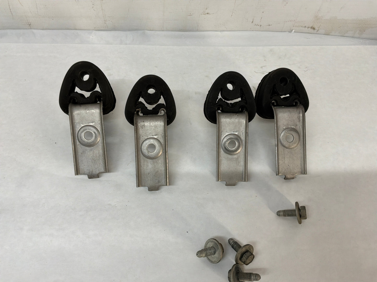 Rear exhaust muffler hangers - Day's Parts Yard