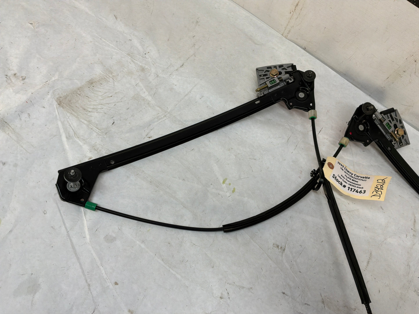 Lh window reg - Day's Parts Yard