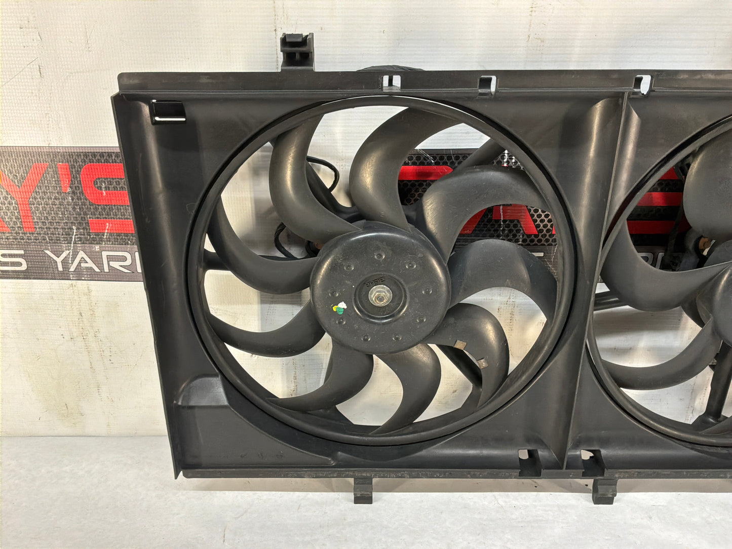 2008 Pontiac G8 GT Dual Radiator Electric Coolant Cooling Fans Assembly OEM