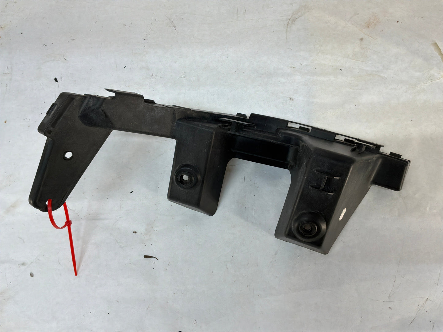 2008 Pontiac G8 GT RH Passenger Bumper Brackets Guides Supports Mounts OEM