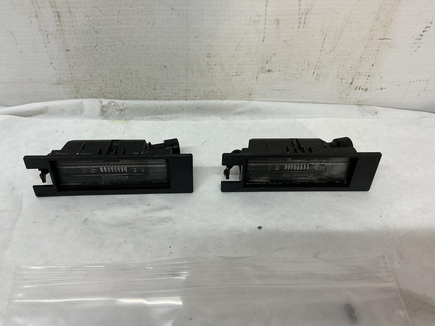 2015 Chevrolet Camaro SS 1LE License Plate Tag Lights RH & LH OEM