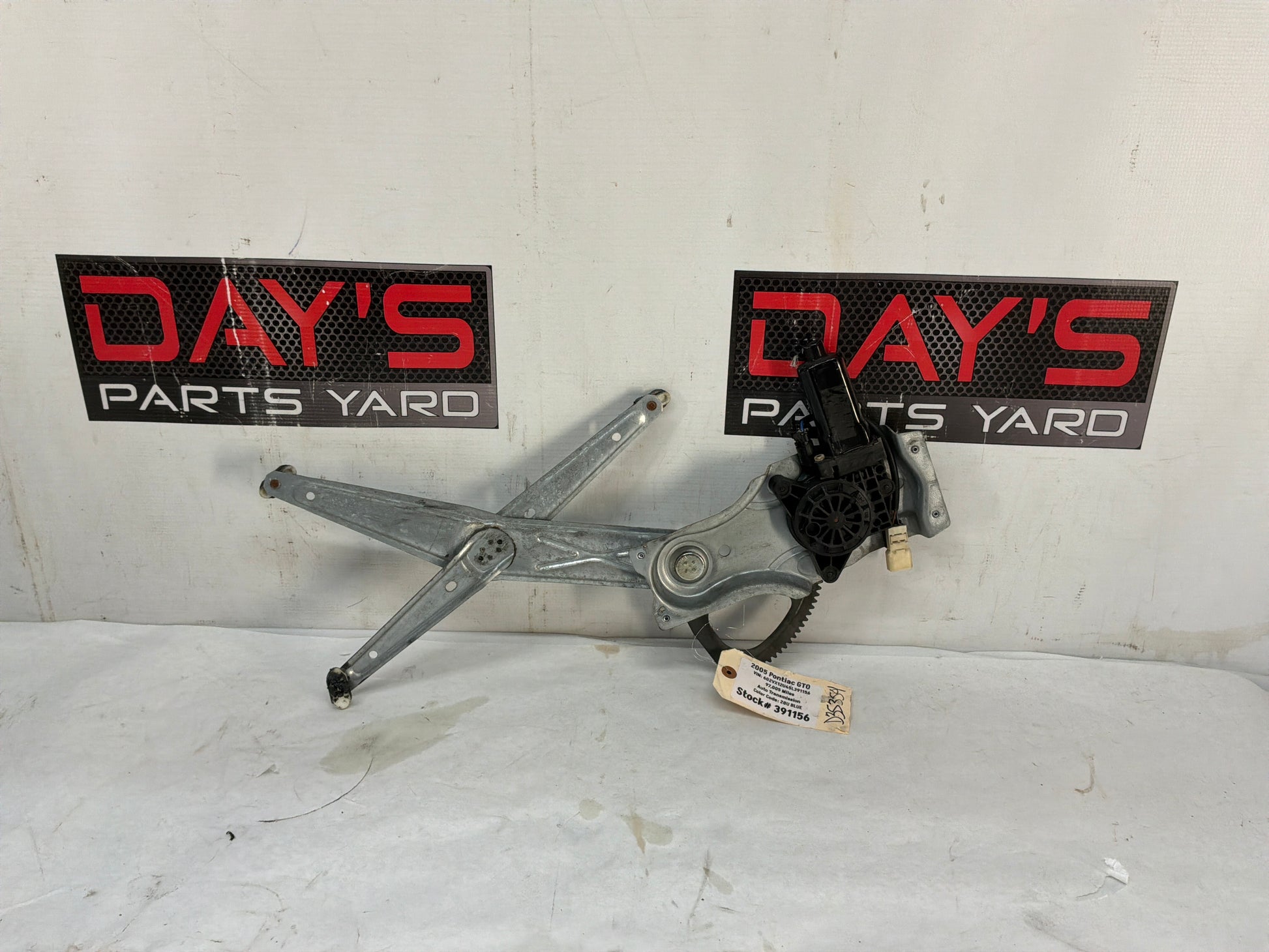 Lh front window regulator - Day's Parts Yard