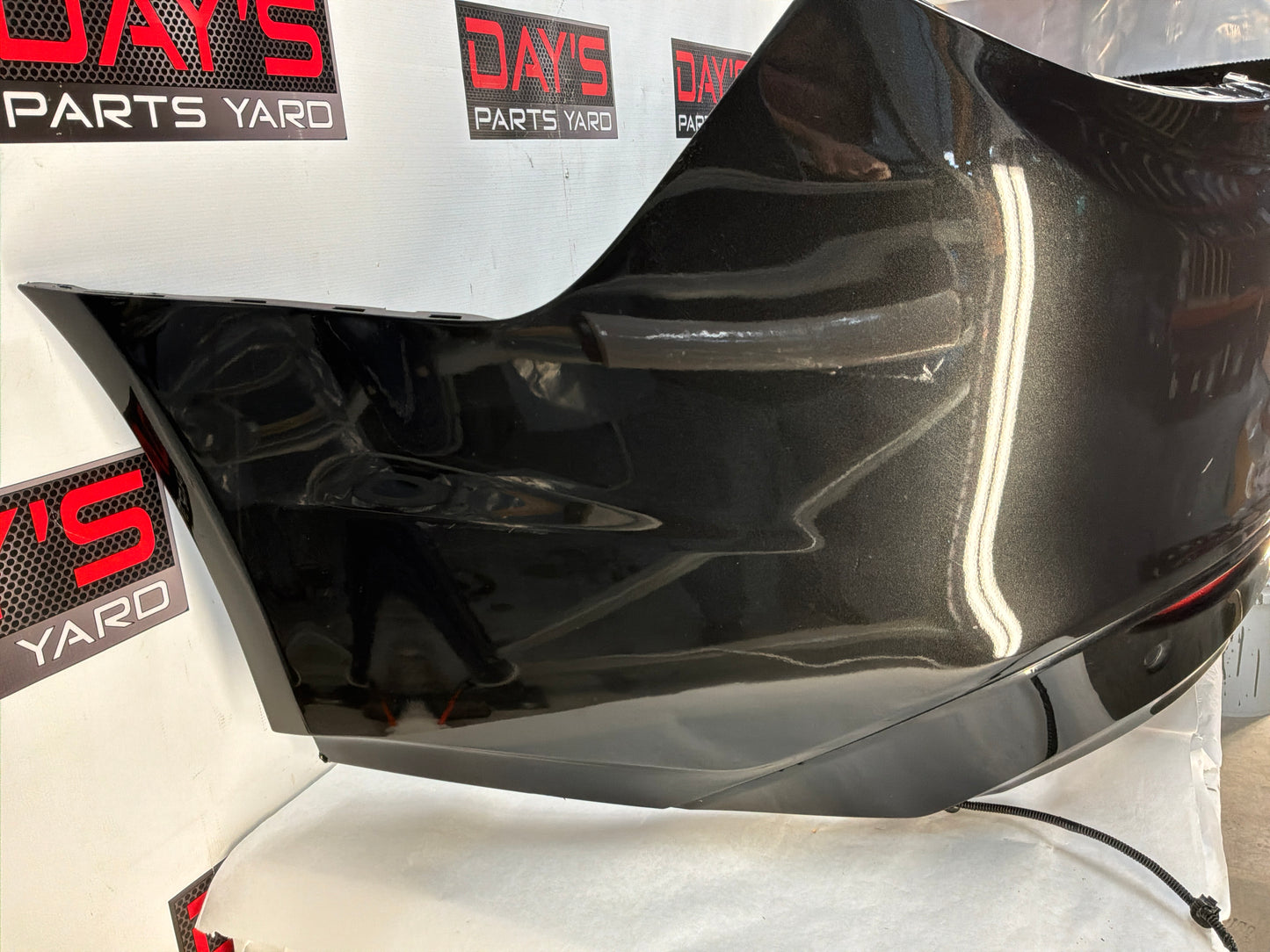 Rear bumper - Day's Parts Yard