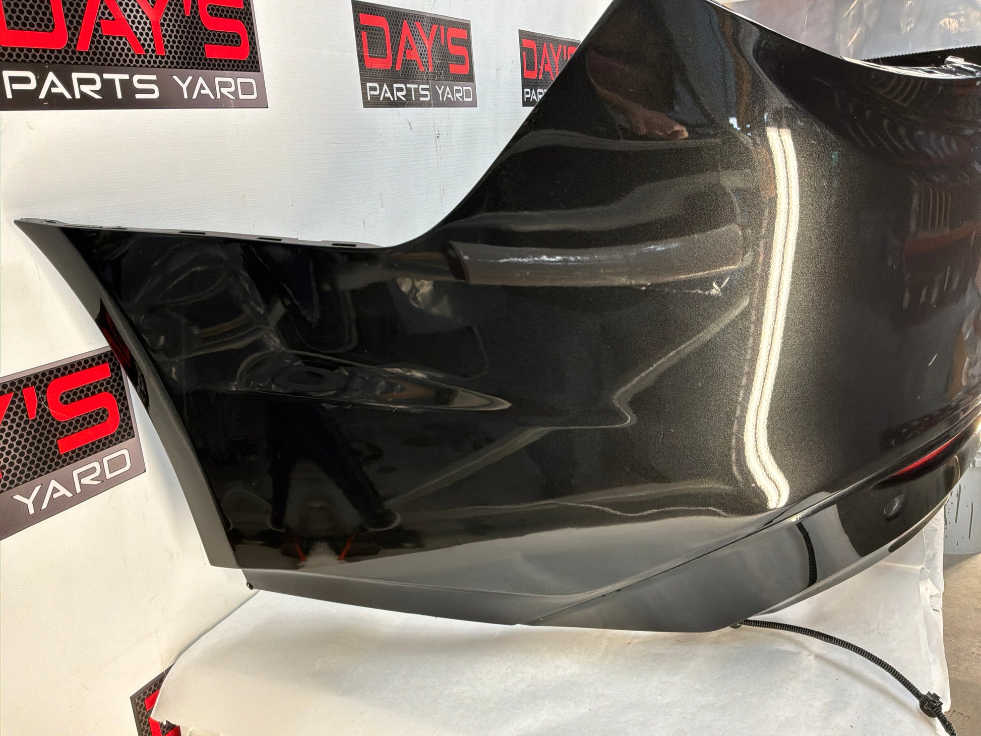 Rear bumper - Day's Parts Yard
